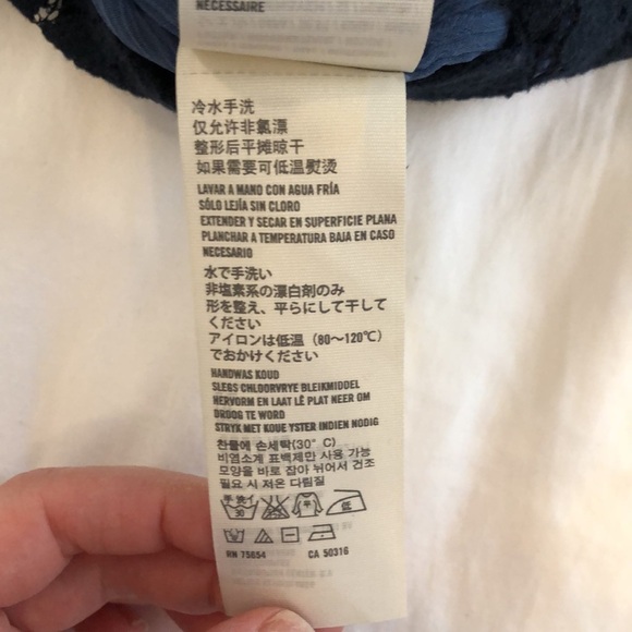 NWT Hollister navy lace peplum sleeveless blouse. Size XS. - Picture 9 of 9